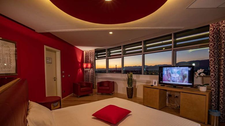 <b>Hotel Glamour Suite</b>. Images powered by <a href="https://iceportal.shijigroup.com/" title="IcePortal" target="_blank">IcePortal</a>.
