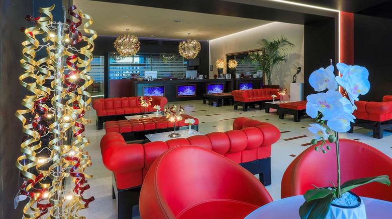 <b>Hotel Glamour Lobby</b>. Images powered by <a href="https://iceportal.shijigroup.com/" title="IcePortal" target="_blank">IcePortal</a>.