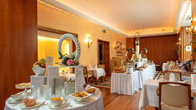 <b>Grand Hotel Cravat Restaurant</b>. Images powered by <a href="https://iceportal.shijigroup.com/" title="IcePortal" target="_blank">IcePortal</a>.