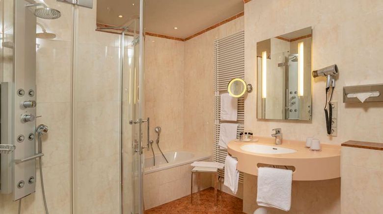 <b>Grand Hotel Cravat Room</b>. Images powered by <a href="https://iceportal.shijigroup.com/" title="IcePortal" target="_blank">IcePortal</a>.