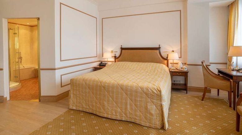 <b>Grand Hotel Cravat Suite</b>. Images powered by <a href="https://iceportal.shijigroup.com/" title="IcePortal" target="_blank">IcePortal</a>.
