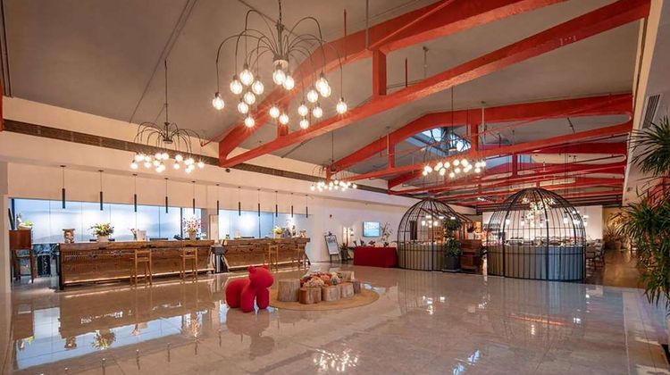 Ramada Encore by Wyndham Pudong Airport Lobby