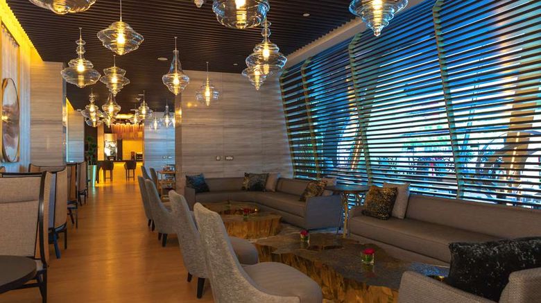 <b>Steigenberger Hotel Doha Lobby</b>. Images powered by <a href="https://iceportal.shijigroup.com/" title="IcePortal" target="_blank">IcePortal</a>.