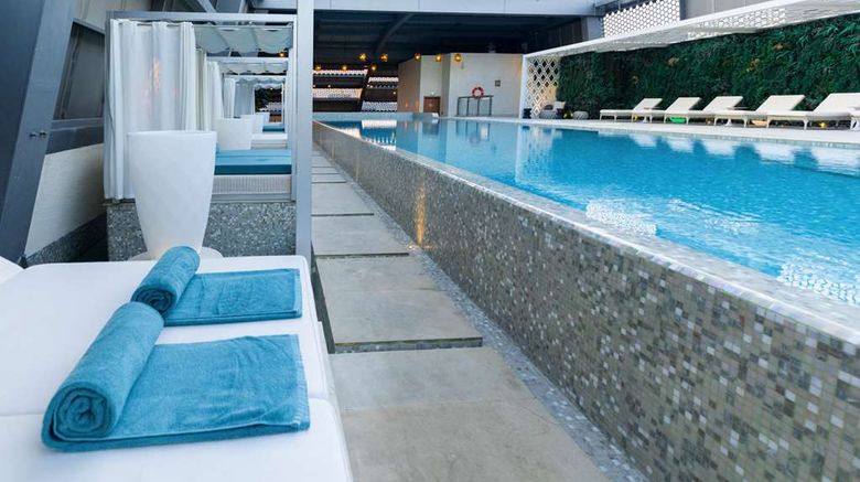 <b>Steigenberger Hotel Doha Pool</b>. Images powered by <a href="https://iceportal.shijigroup.com/" title="IcePortal" target="_blank">IcePortal</a>.