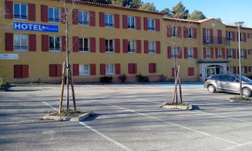 Resid'Artel Val de Durance Hotel