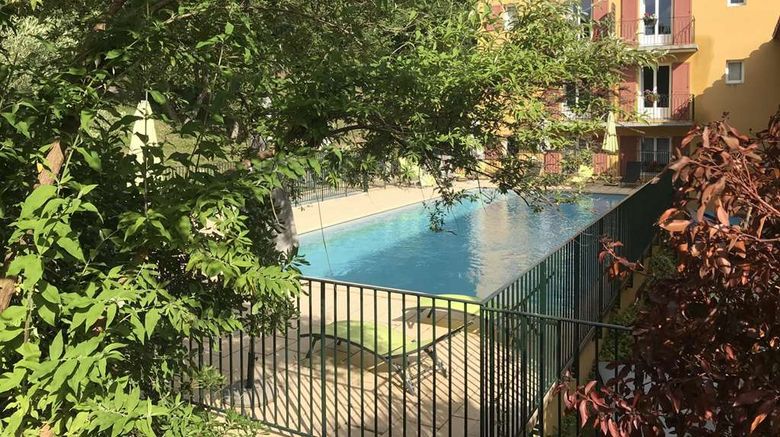<b>Resid'Artel Val de Durance Hotel Pool</b>. Images powered by <a href="https://iceportal.shijigroup.com/" title="IcePortal" target="_blank">IcePortal</a>.