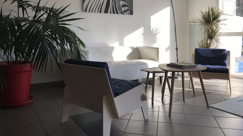 <b>Resid'Artel Val de Durance Hotel Restaurant</b>. Images powered by <a href="https://iceportal.shijigroup.com/" title="IcePortal" target="_blank">IcePortal</a>.