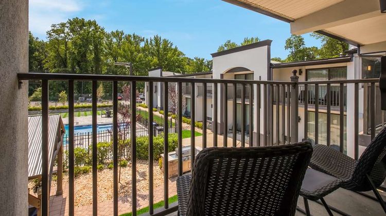 The Hub, BW Signature Collection Pool