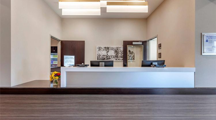 Sleep Inn and Suites Lancaster Lobby