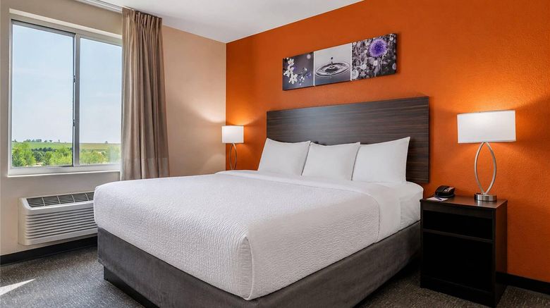 <b>Sleep Inn and Suites Lancaster Suite</b>. Images powered by <a href="https://iceportal.shijigroup.com/" title="IcePortal" target="_blank">IcePortal</a>.