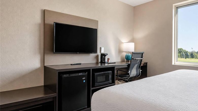 <b>Sleep Inn and Suites Lancaster Suite</b>. Images powered by <a href="https://iceportal.shijigroup.com/" title="IcePortal" target="_blank">IcePortal</a>.
