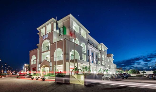 Jazz Hotel Exterior