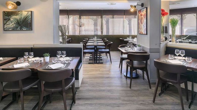 <b>Best Western Hotel Mediterranee Menton Restaurant</b>. Images powered by <a href="https://iceportal.shijigroup.com/" title="IcePortal" target="_blank">IcePortal</a>.