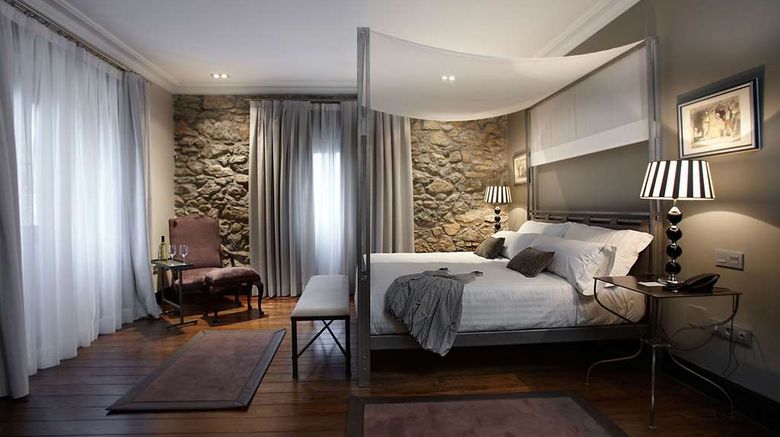 <b>Iriarte Jauregia Hotel Room</b>. Images powered by <a href="https://iceportal.shijigroup.com/" title="IcePortal" target="_blank">IcePortal</a>.