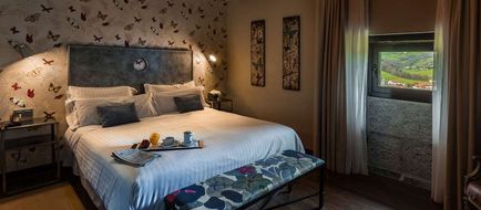Iriarte Jauregia Hotel Room