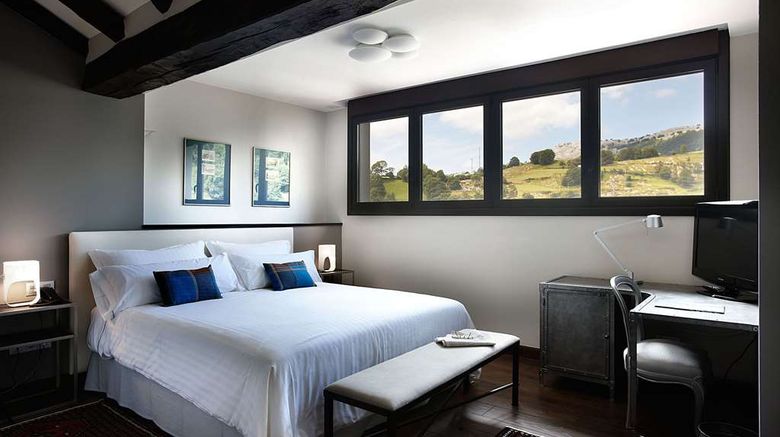 <b>Iriarte Jauregia Hotel Room</b>. Images powered by <a href="https://iceportal.shijigroup.com/" title="IcePortal" target="_blank">IcePortal</a>.