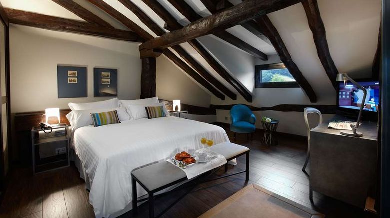 <b>Iriarte Jauregia Hotel Room</b>. Images powered by <a href="https://iceportal.shijigroup.com/" title="IcePortal" target="_blank">IcePortal</a>.