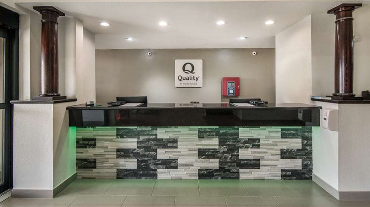 Quality Inn & Suites Fort Worth Lobby