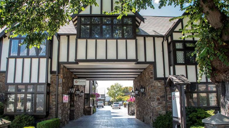 <b>Heartland Hotel Cotswold Exterior</b>. Images powered by <a href="https://iceportal.shijigroup.com/" title="IcePortal" target="_blank">IcePortal</a>.