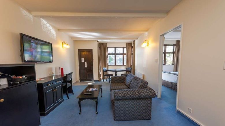 <b>Heartland Hotel Cotswold Suite</b>. Images powered by <a href="https://iceportal.shijigroup.com/" title="IcePortal" target="_blank">IcePortal</a>.