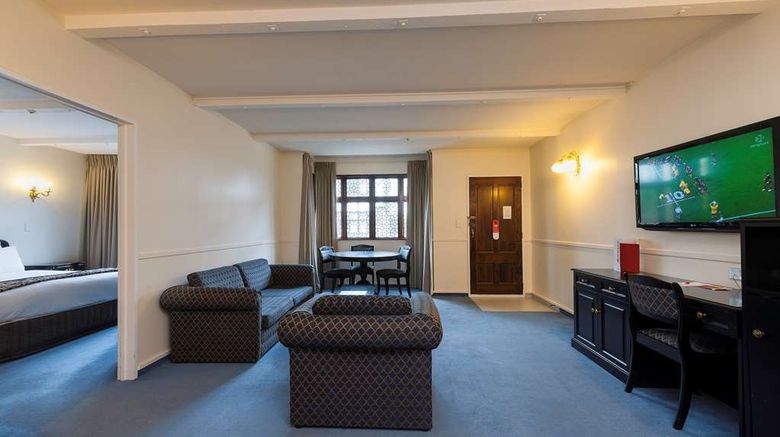 <b>Heartland Hotel Cotswold Suite</b>. Images powered by <a href="https://iceportal.shijigroup.com/" title="IcePortal" target="_blank">IcePortal</a>.
