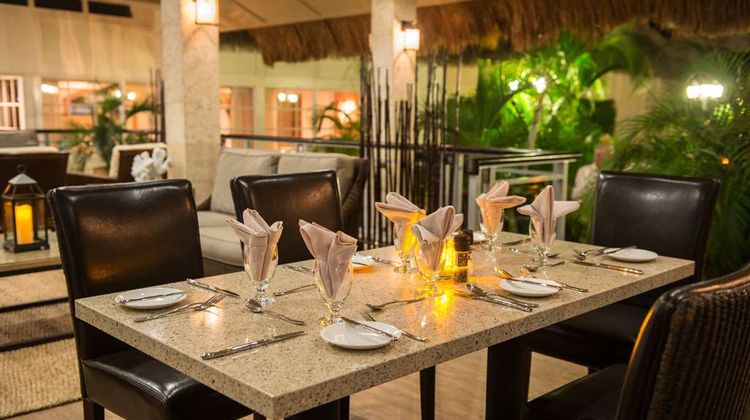 Manchebo Beach Resort & Spa Restaurant