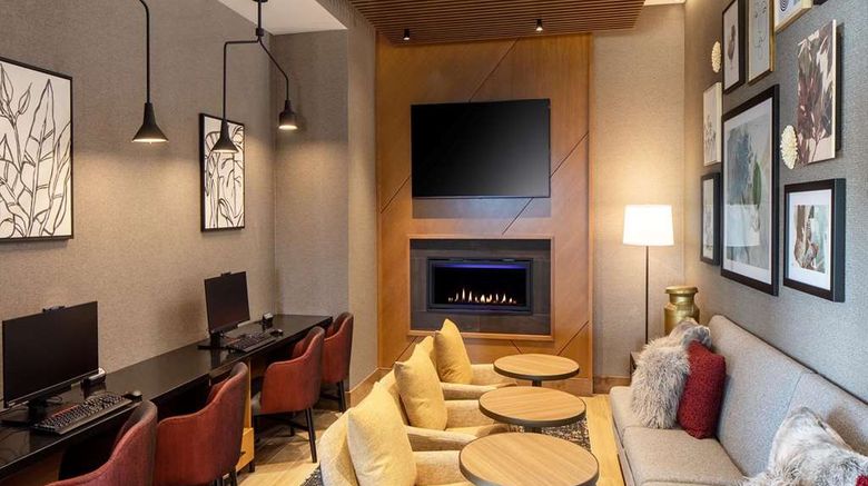 <b>Hyatt Place Harrisonburg Lobby</b>. Images powered by <a href="https://iceportal.shijigroup.com/" title="IcePortal" target="_blank">IcePortal</a>.
