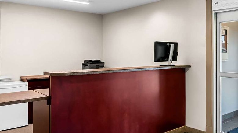 <b>SureStay by Best Western Bassano Lobby</b>. Images powered by <a href="https://iceportal.shijigroup.com/" title="IcePortal" target="_blank">IcePortal</a>.