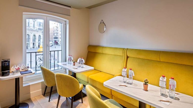 <b>Hotel la Valiz Lille Meeting</b>. Images powered by <a href="https://iceportal.shijigroup.com/" title="IcePortal" target="_blank">IcePortal</a>.