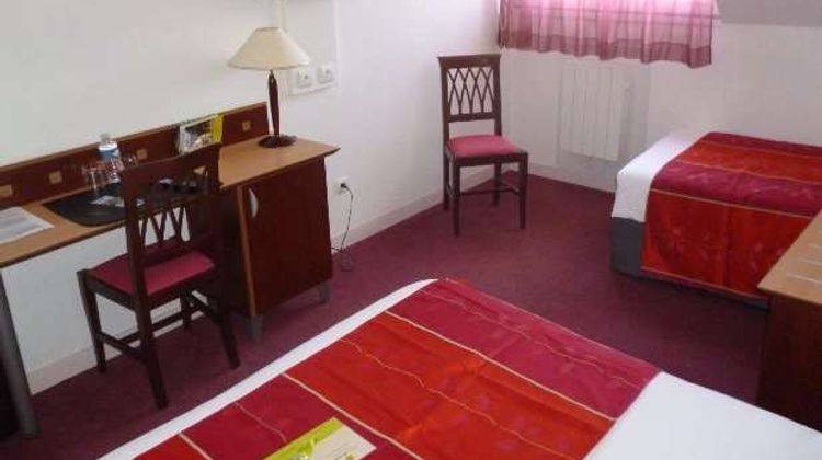 Logis Hotel de la Loire Room