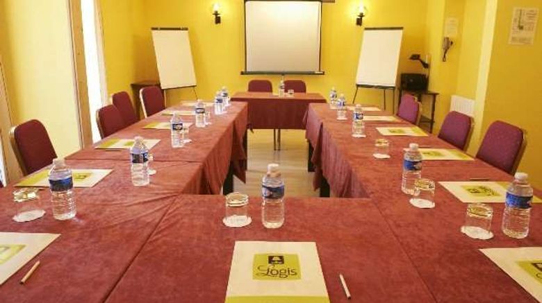 <b>Logis Hotel de la Loire Meeting</b>. Images powered by <a href="https://iceportal.shijigroup.com/" title="IcePortal" target="_blank">IcePortal</a>.