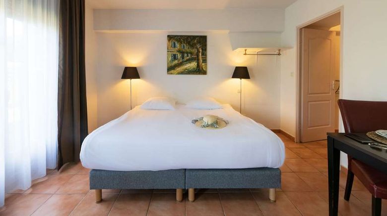 <b>CERISE Carcassonne Sud Room</b>. Images powered by <a href="https://iceportal.shijigroup.com/" title="IcePortal" target="_blank">IcePortal</a>.