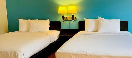 Travelodge Inn & Suites by Wyndham Room