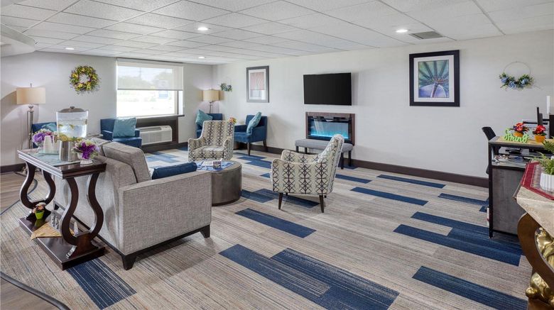 <b>Best Western Owego Inn Lobby</b>. Images powered by <a href="https://iceportal.shijigroup.com/" title="IcePortal" target="_blank">IcePortal</a>.