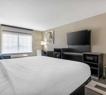 Best Western Prime Inn & Suites Room