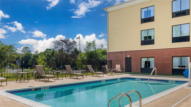 Comfort Inn and Suites Chestertown Pool