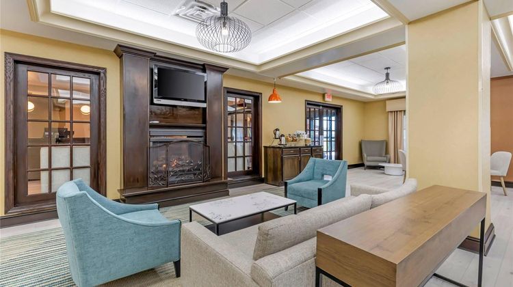 Comfort Inn and Suites Chestertown Lobby