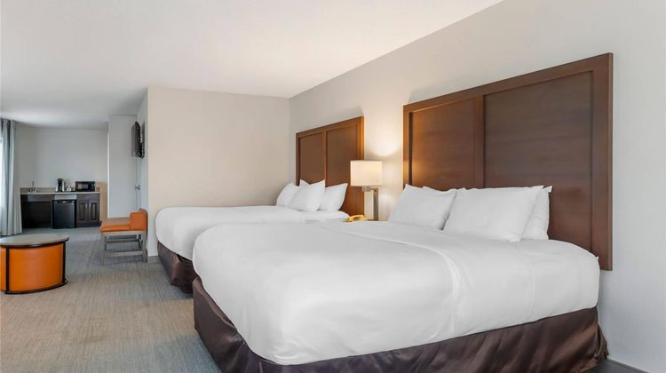 Comfort Inn and Suites Chestertown Suite