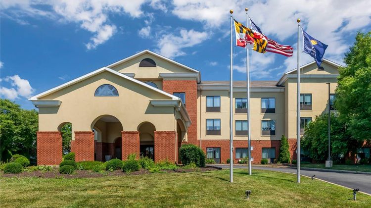 Comfort Inn and Suites Chestertown Exterior