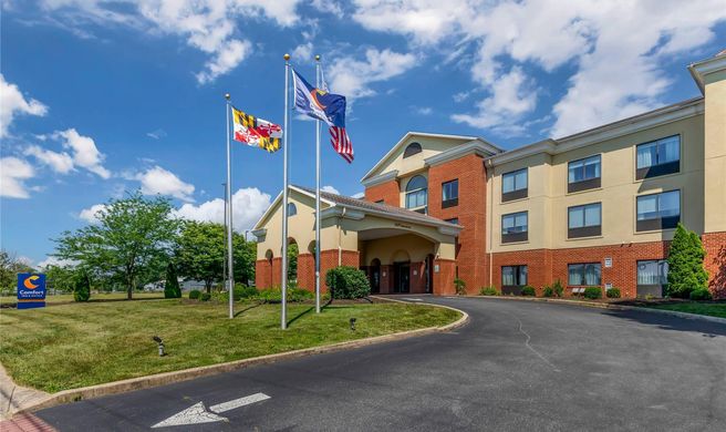 Comfort Inn and Suites Chestertown Exterior