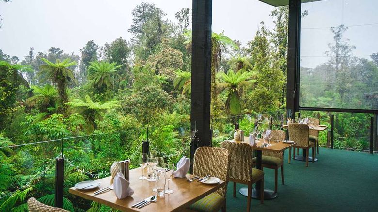 <b>Te Waonui Forest Retreat Restaurant</b>. Images powered by <a href="https://iceportal.shijigroup.com/" title="IcePortal" target="_blank">IcePortal</a>.