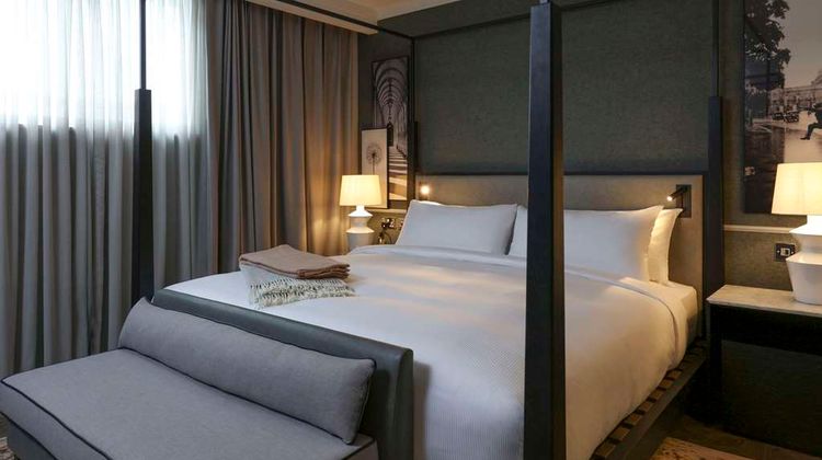 The Queens Hotel Leeds Suite