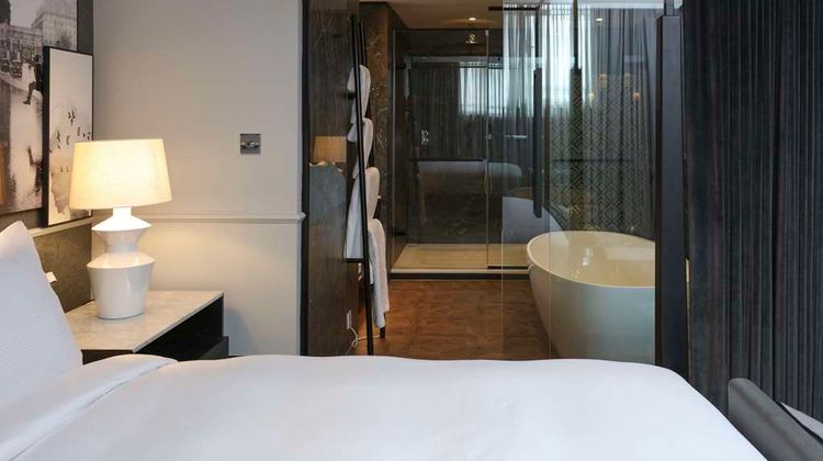 The Queens Hotel Leeds Suite