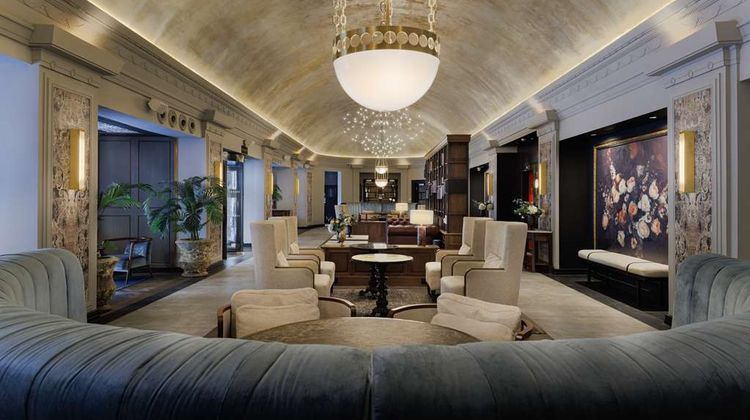 The Queens Hotel Leeds Lobby