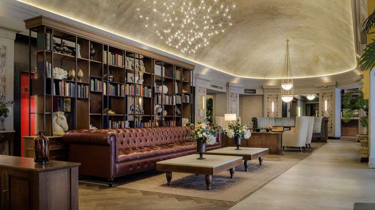 The Queens Hotel Leeds Lobby
