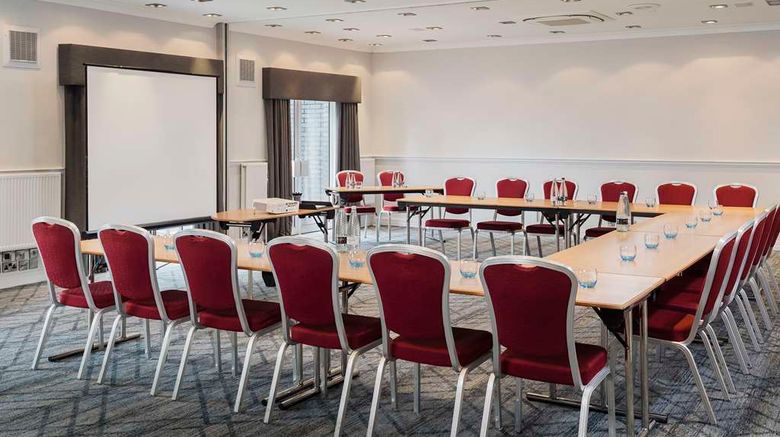 <b>The Park Royal Warrington Meeting</b>. Images powered by <a href="https://iceportal.shijigroup.com/" title="IcePortal" target="_blank">IcePortal</a>.