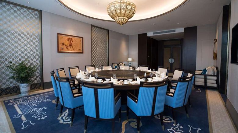 <b>Howard Johnson By Wyndham Bayan Plaza Restaurant</b>. Images powered by <a href="https://iceportal.shijigroup.com/" title="IcePortal" target="_blank">IcePortal</a>.