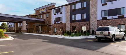 Leo Collection Detroit-Ascend Collection Exterior