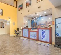 Leo Collection Detroit-Ascend Collection Lobby