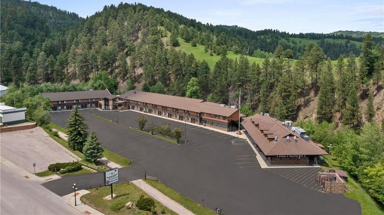 <b>Deadwood Gulch Resort, Trademark Coll Exterior</b>. Images powered by <a href="https://iceportal.shijigroup.com/" title="IcePortal" target="_blank">IcePortal</a>.